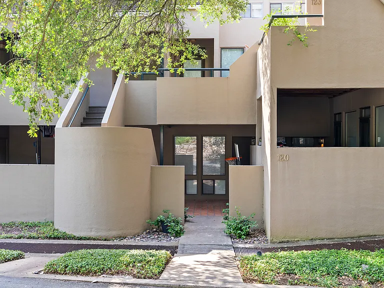 Spyglass Dr — Photo 2
