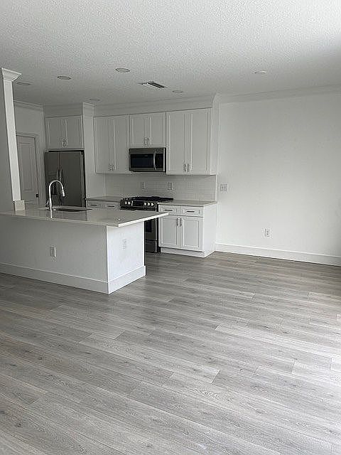 1st image of 10005 Bentley Way