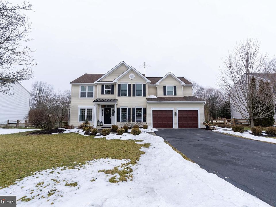 1st image of 109 Ponds View Dr
