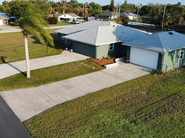 9010 Central Ave, Micco, FL 32976
