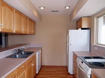 5th image of 411 S 12th St