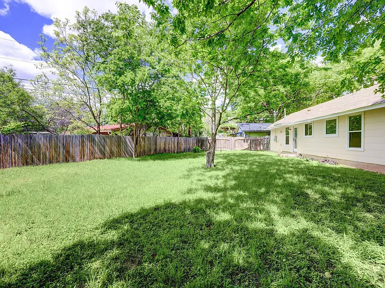 3100 Ray Wood Dr — Photo 18