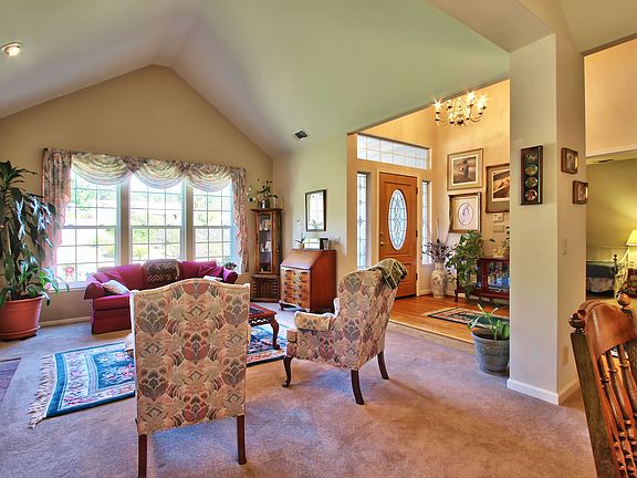 4th image of 1596 Los Altos Ct