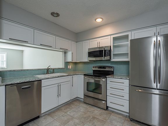 3rd image of 449 Bramblewood Ln
