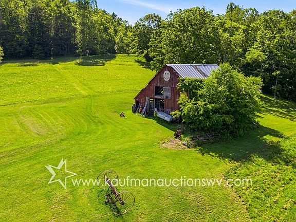 5th image of 4827 Mount Clare Rd
