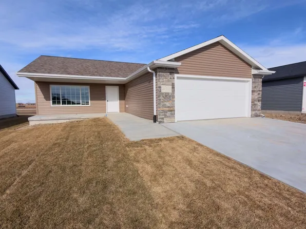 2302 E 41st St, Kearney, NE 68847