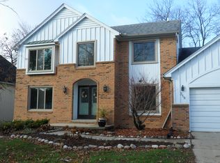 319 Old Ridge Ct, Rochester Hills, MI 48309