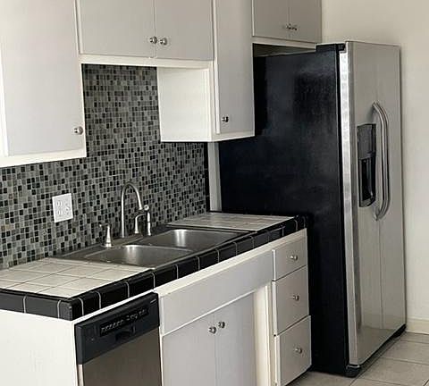 4th image of 836 E Grand Ave APT 4