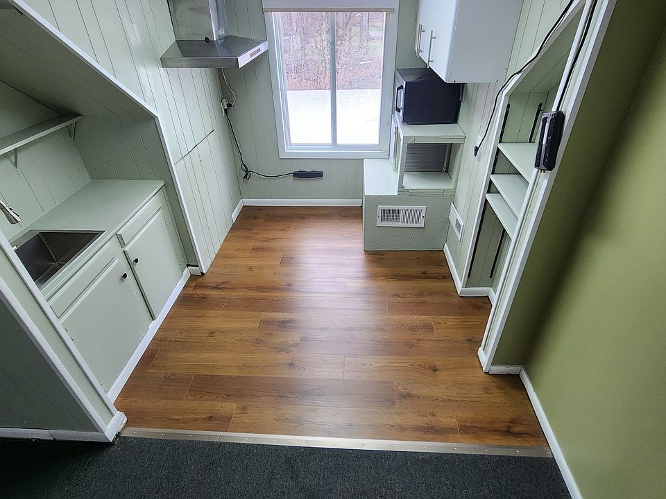 1st image of 17 Woodland Dr