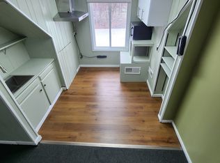 17 Woodland Dr, Carmel, IN 46032