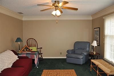 4th image of 620 Brookshire Dr