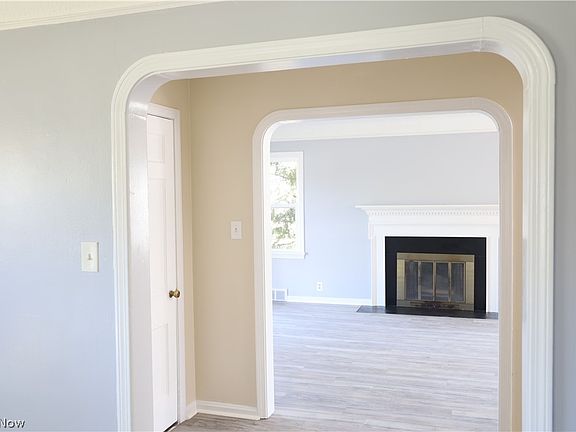 5th image of 3630 Fenley Rd