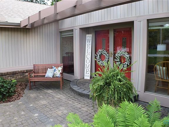 3rd image of 132 Riverview Dr