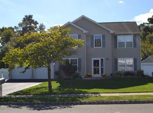 7 Woodland Ct, Manchester, NJ 08759
