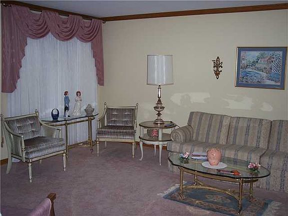 3rd image of 4227 Townhouse Dr