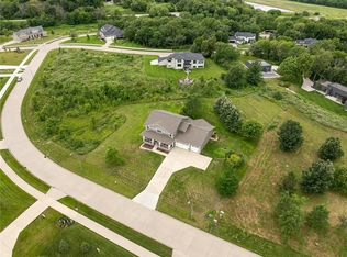 5535 SW Lake Ridge Dr, West Des Moines, IA 50265