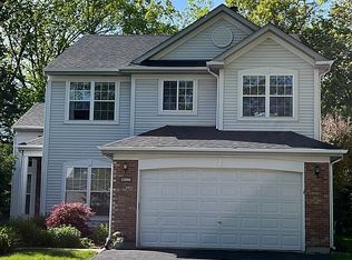 12880 W Sanctuary Ln, Lake Bluff, IL 60044