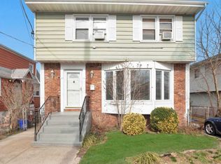 13 Pequot Ave, Port Washington, NY 11050