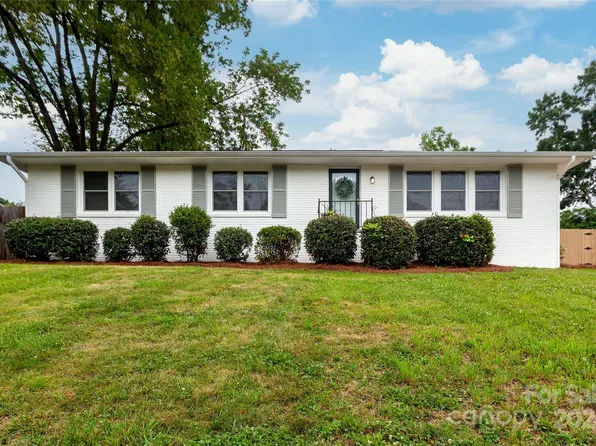 1013 Seneca Pl, Charlotte, NC 28210