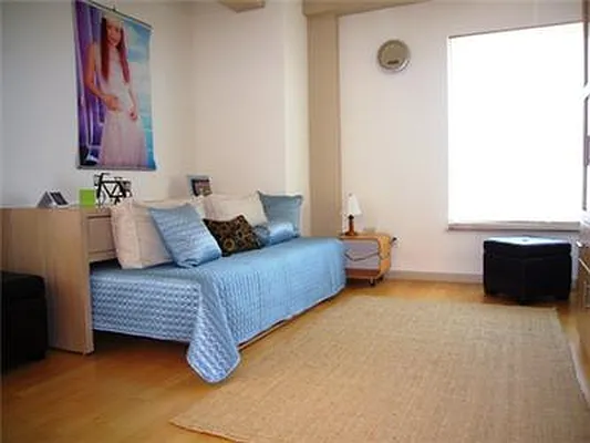 Rented by Mark David | media 32