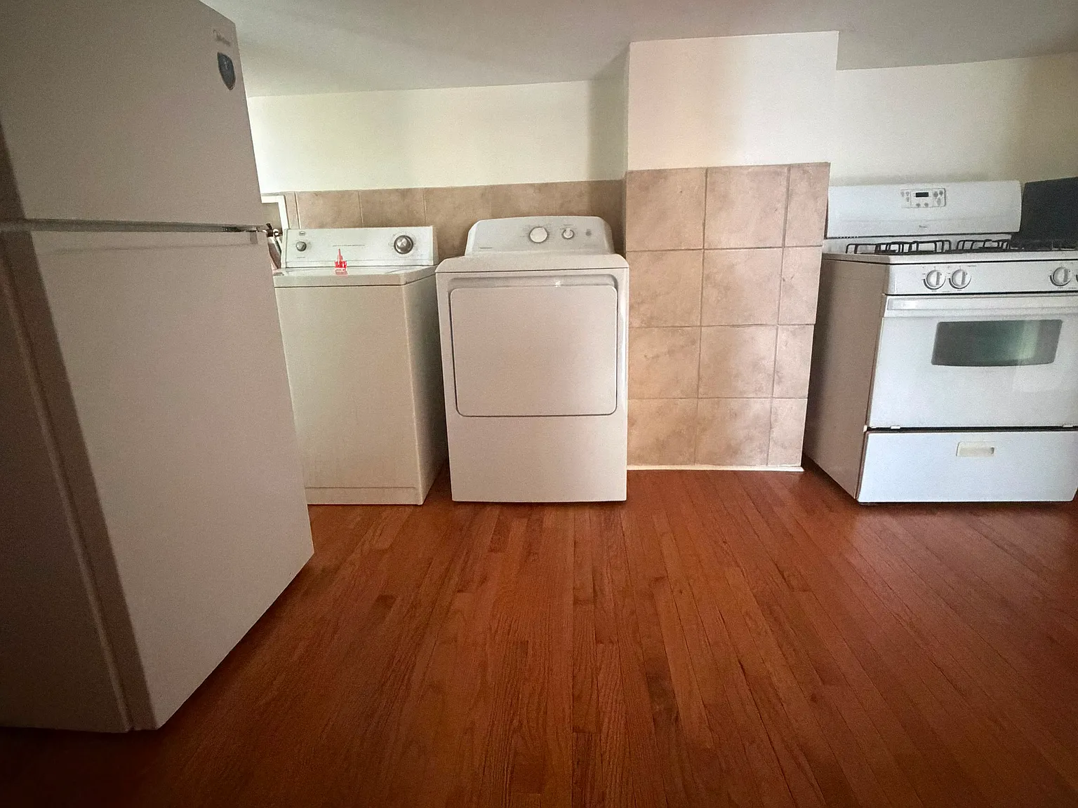1 bed, $1,100 — Photo 2