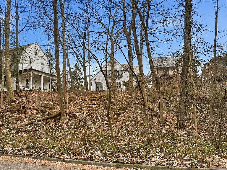 2104 Iuka Ave — Photo 4