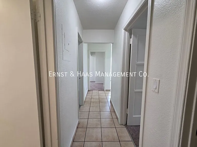 2035 Pine Ave #7 — Photo 9