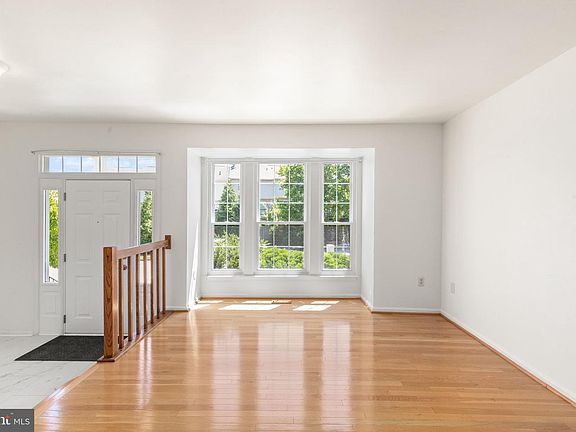 3rd image of 8940 Quail Run Dr