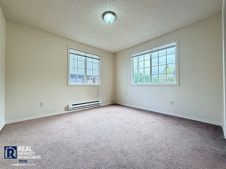 630-632 S State St Tacoma — Photo 13