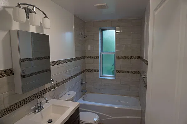 Rented by Brownstone Property Group | media 7