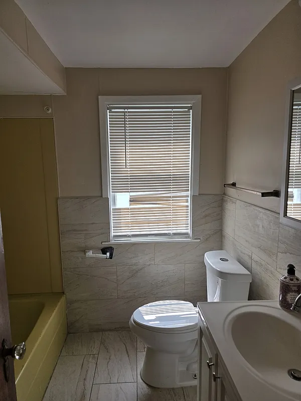 2 bed, 1.0 bath, $1,275 — Photo 4