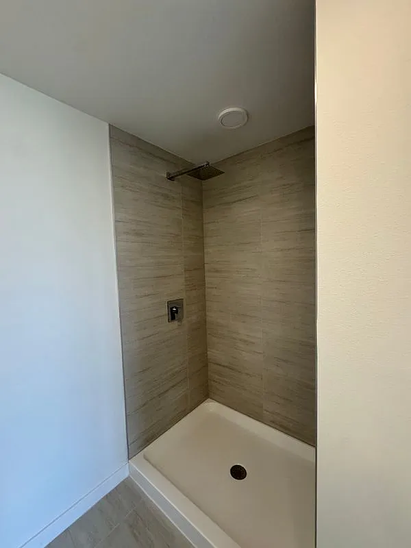 3 bed, 2.0 bath, 1085 sqft, $2,200 — Photo 4