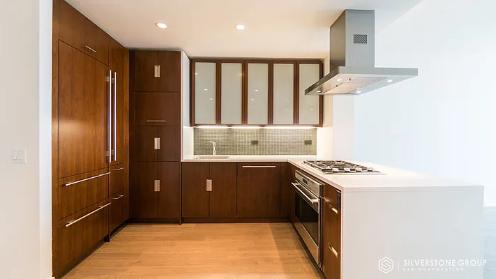 Rented by Silverstone Group USA Corp. | media 24