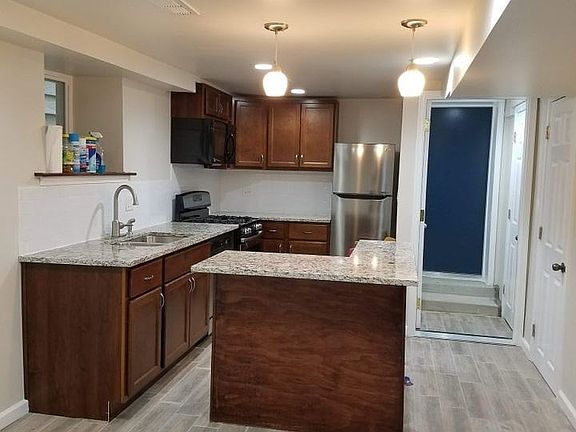 3rd image of 4130 N Monticello Ave