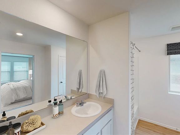 3rd image of 2803 Fountain Woods Dr