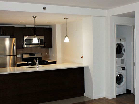 3rd image of 2638 21st St APT 1D
