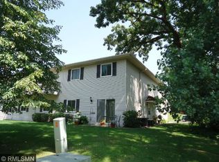 2321 Grenadier Ave N, Oakdale, MN 55128