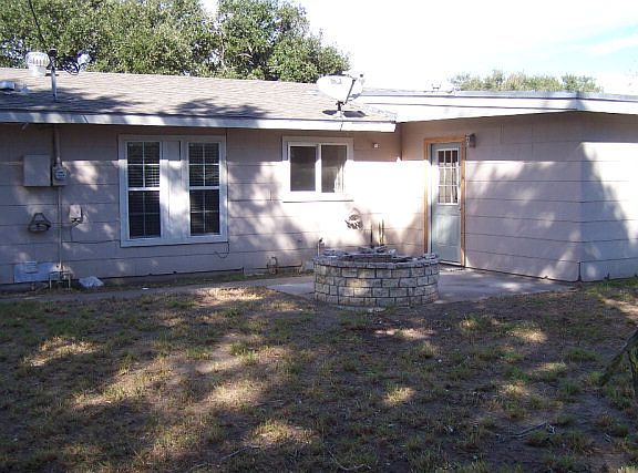 4th image of 1605 Santa Fe Dr