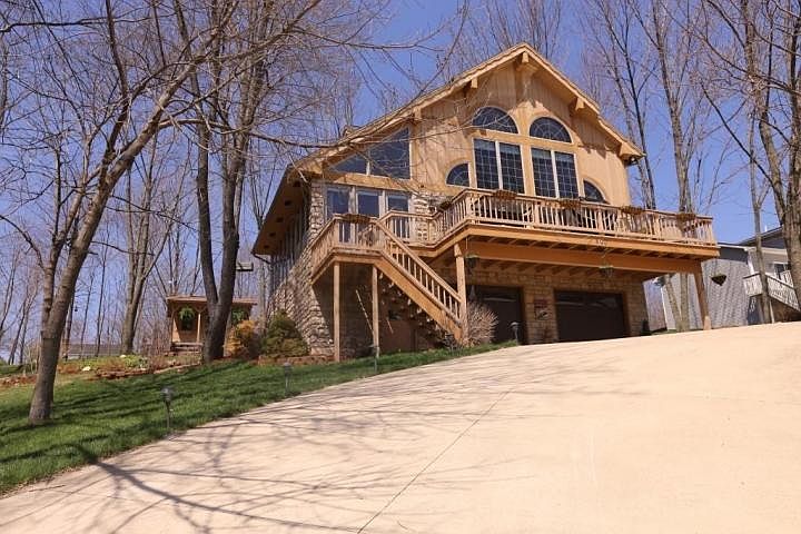 1st image of 800 Valleywood Heights Dr