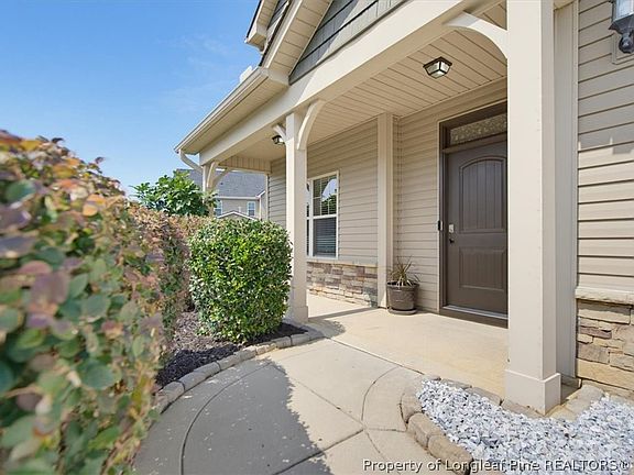 4th image of 852 Bellingham Way