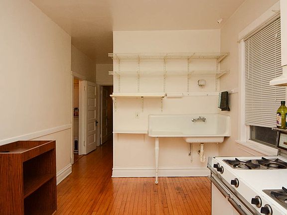 3rd image of 3422 N Lincoln Ave #G09c