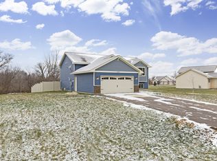 1119 Peninsula Rd, New Richmond, WI 54017