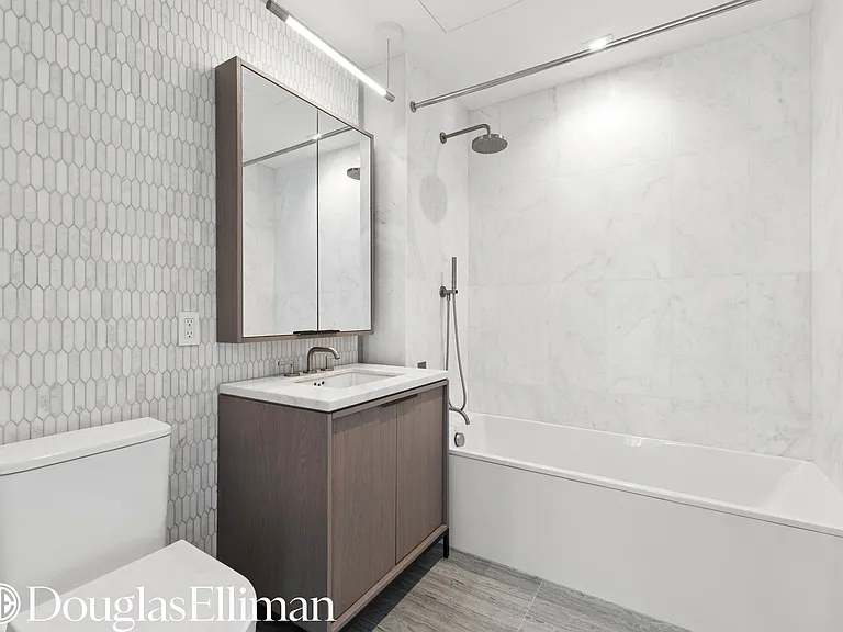 540 6th Ave #7E — Photo 7