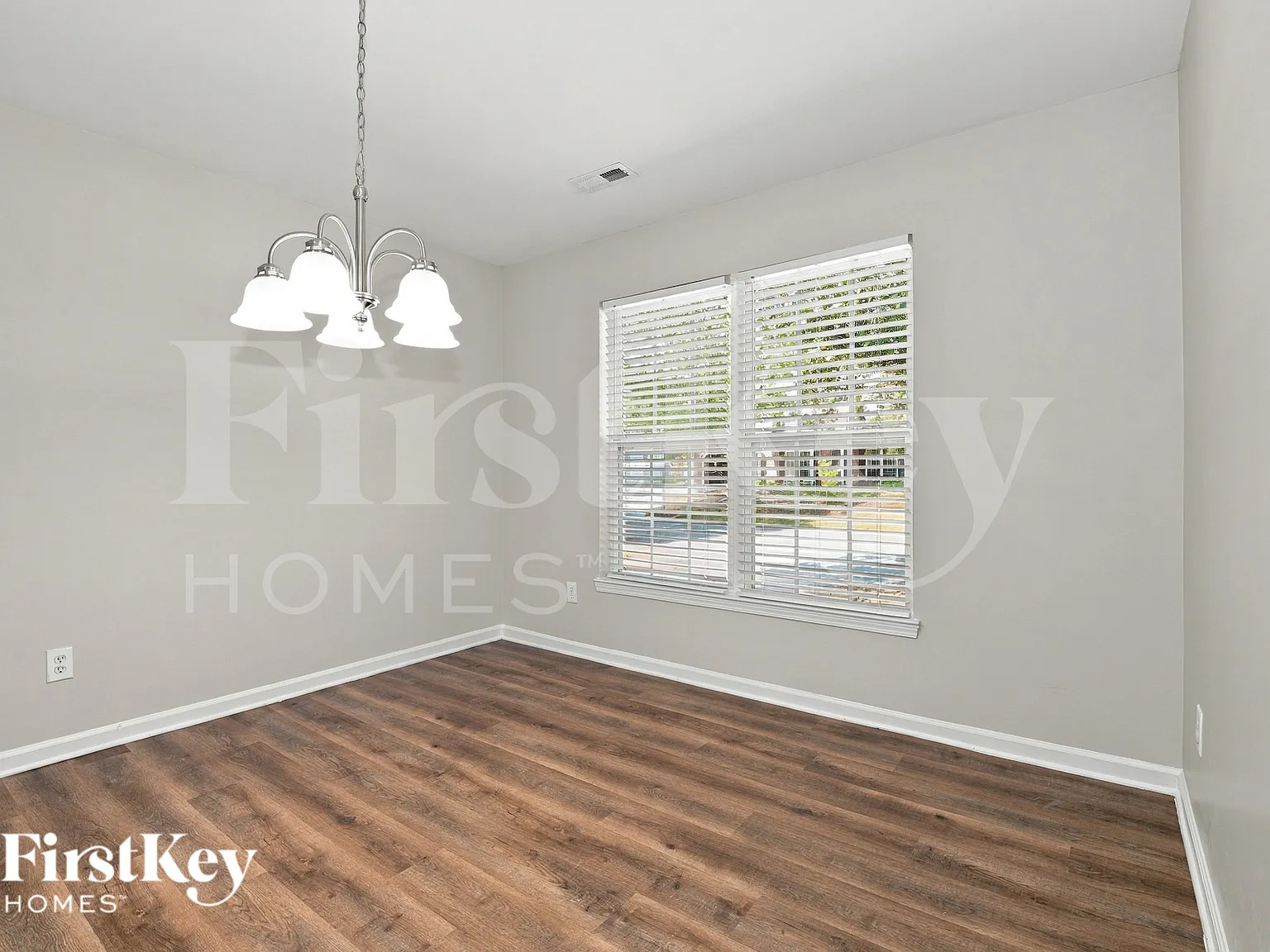 4 bed, 2.0 bath, 1968 sqft, $1,925 — Photo 4