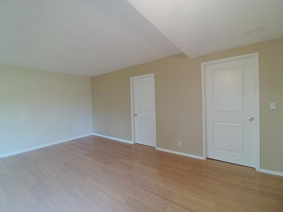 5th image of 247 Moreton Bay Ln Unit 2
