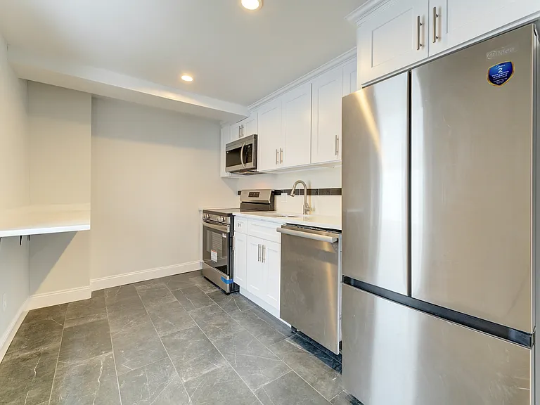 16 Dunlap St #2 — Photo 10