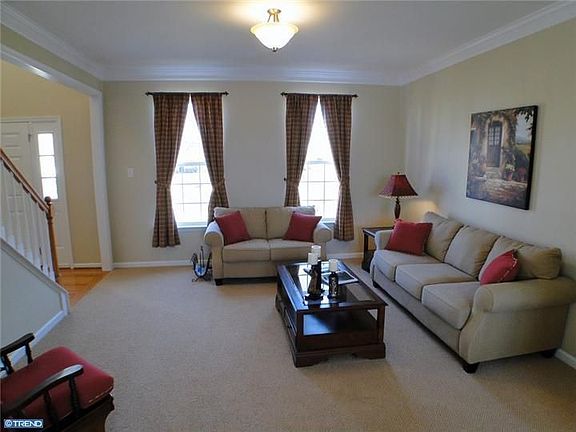 3rd image of 37 Wellesley Ln