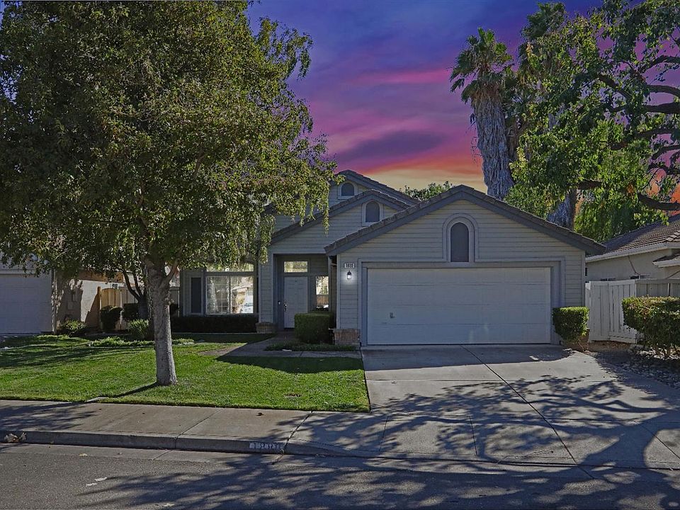 2nd image of 1880 Foxtail Way