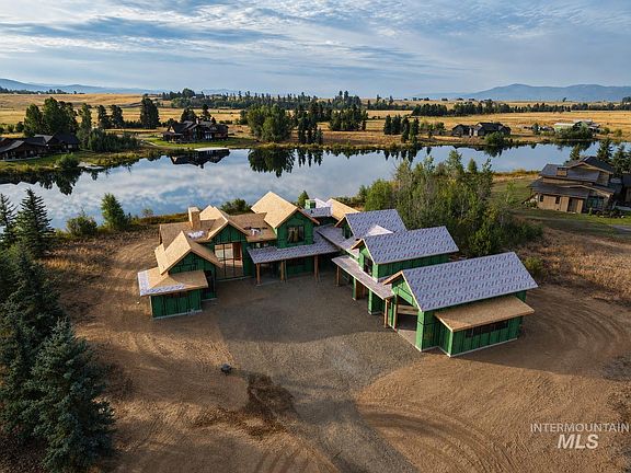 2nd image of 204 Rawhide Loop