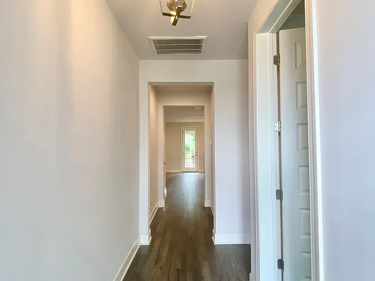 502 Doxford Dr — Photo 17